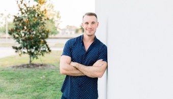 How to Pose Men (Posing Ideas + Male Photography Tips)